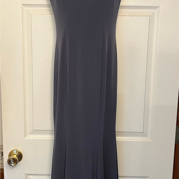 Formal gown excellent condition like brand new - Picture 4 of 6